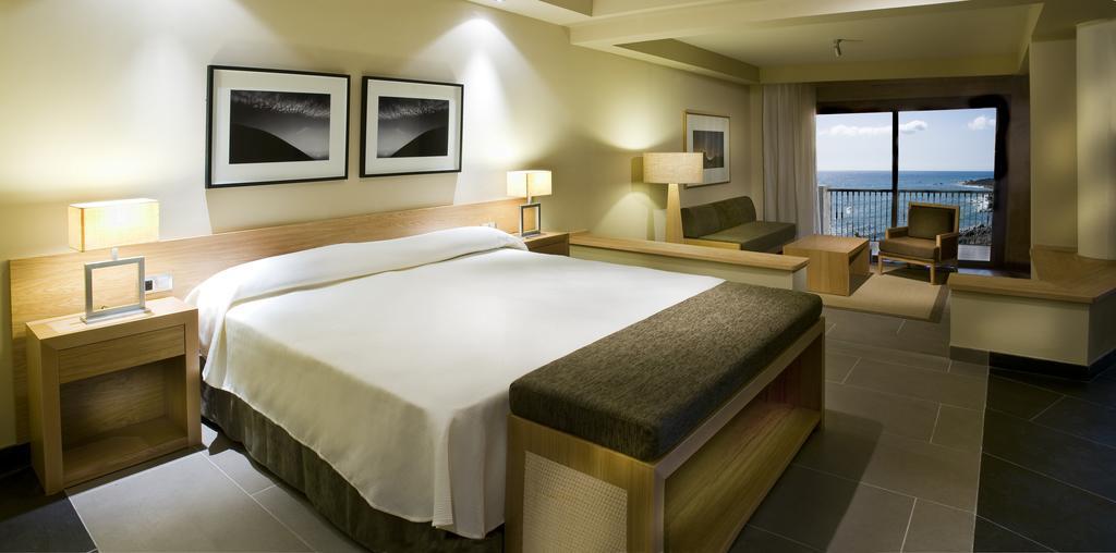 Twin Room with Side Sea View,1272953125:JPEG
